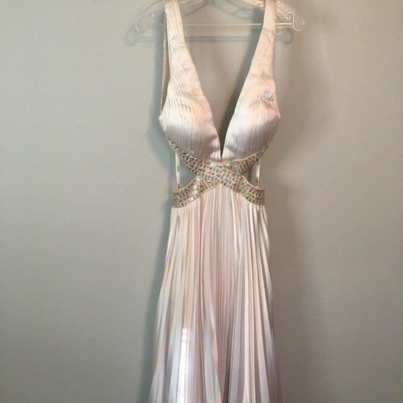 White Formal Dress - Picture 8 of 10